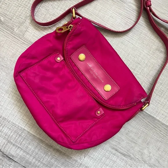 MARC JACOBS Preppy Nylon Mini Natasha Crossbody Bag Pink Magenta - Picture 4 of 16